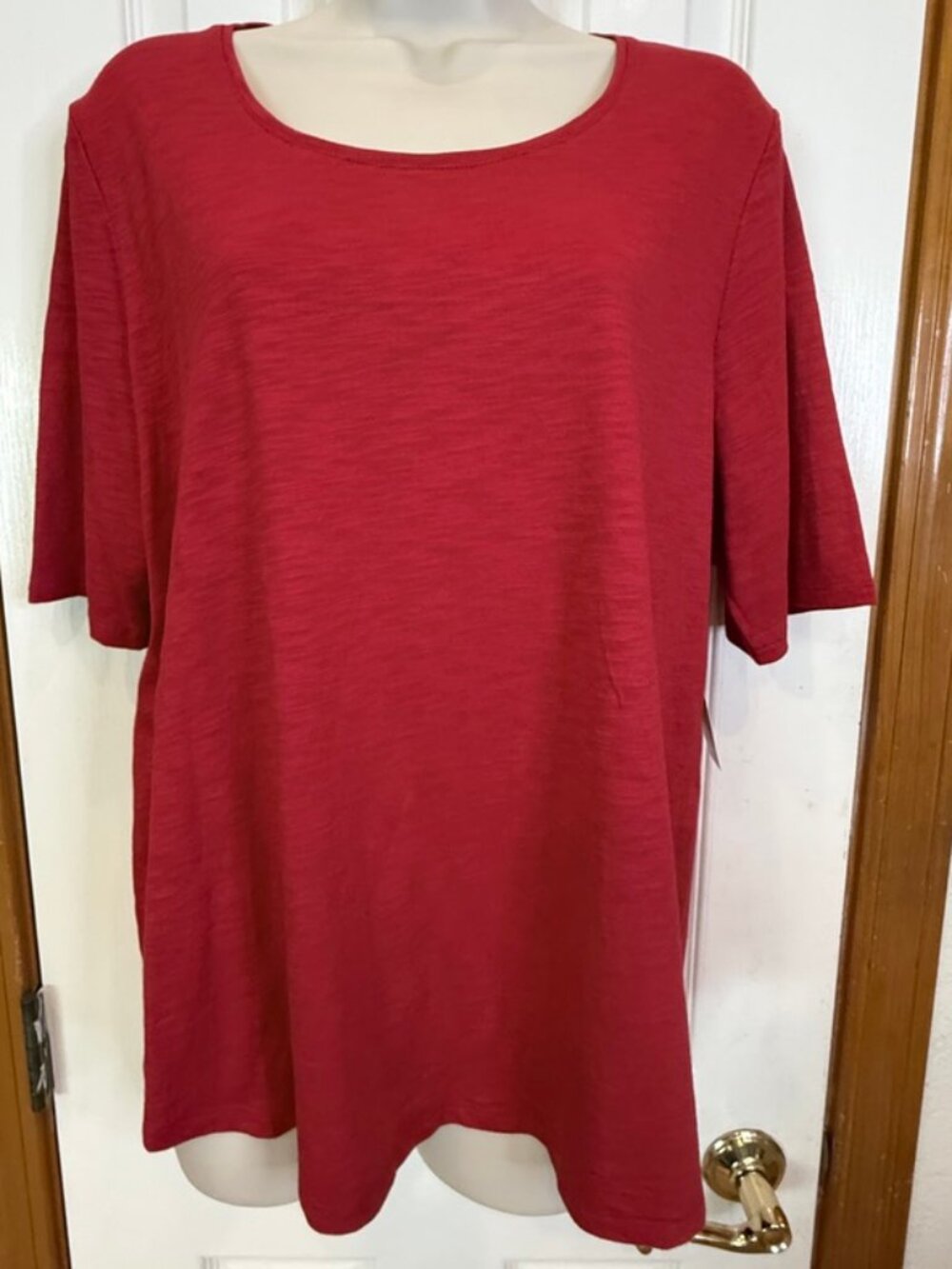 Chico's Cotton Slub Elbow Sleeve Tee in Holly Red, size Large - NWT!!